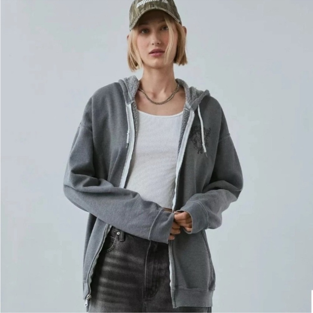 Gray Hoodie with Angel Wings Design - Picture 3 of 5